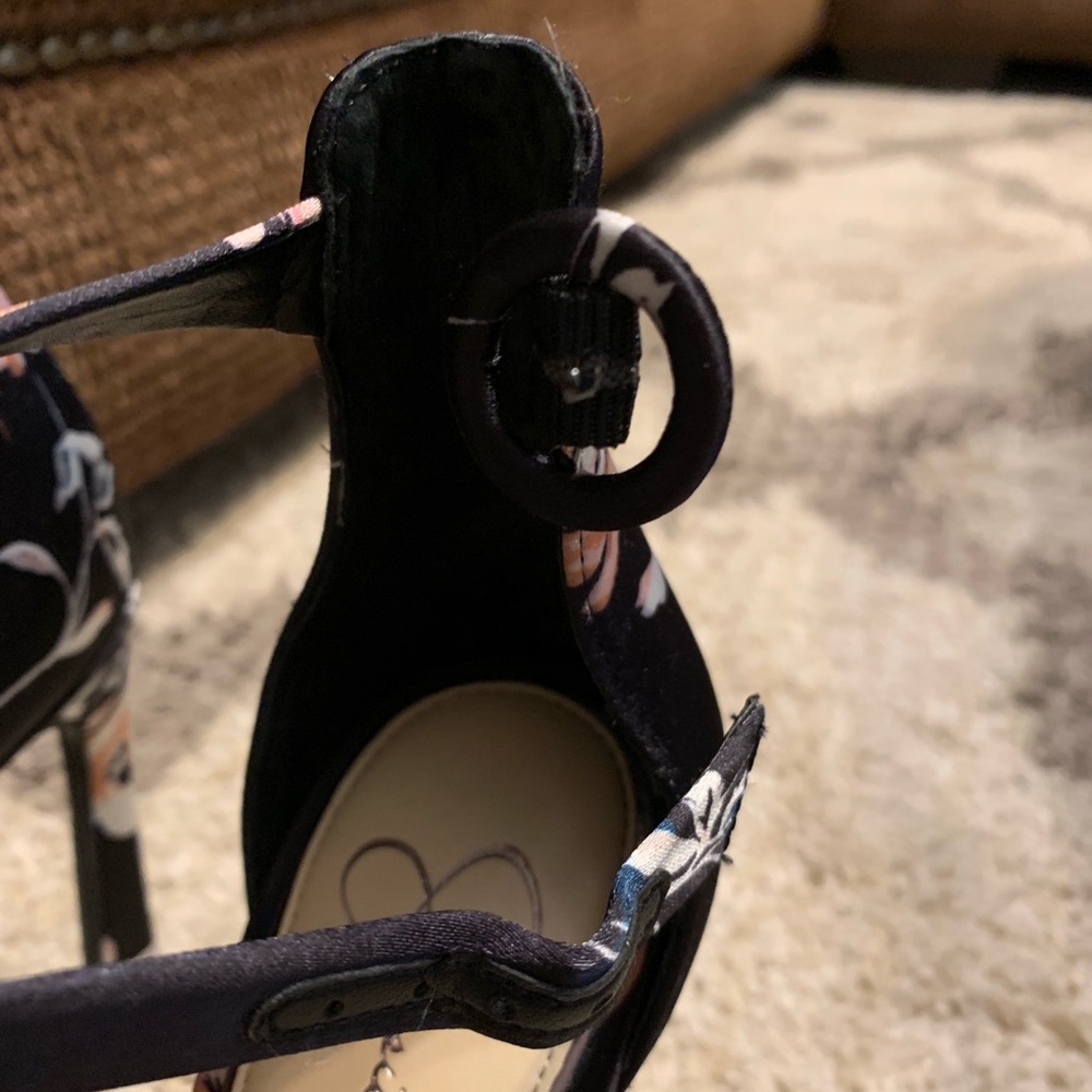 Jessica Simpson Heels - Picture 3 of 4